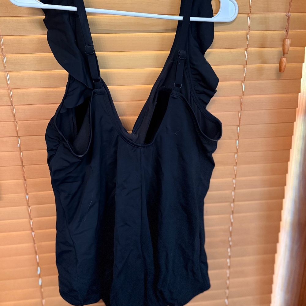 Beautiful Black 1 Pc Brand New Ruffled Straps